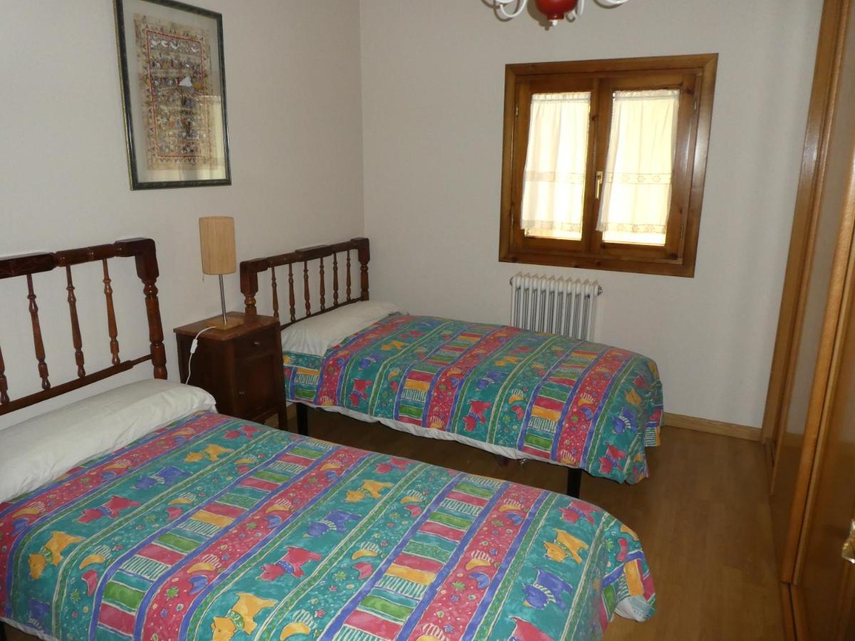Casa Con Jardin Frente Ciudadela Villa ฮากา ภายนอก รูปภาพ